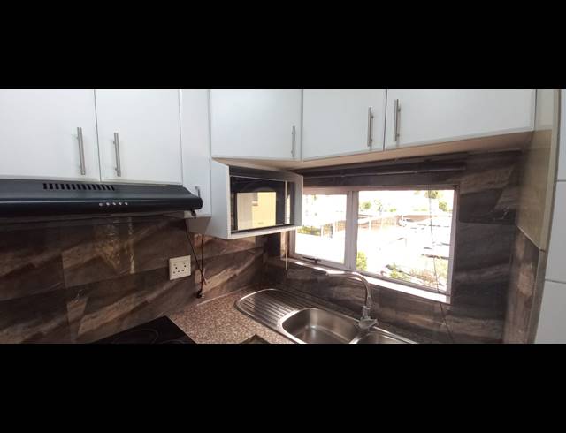 2 BEDROOM FLAT FOR SALE IN MORNINGSIDE
